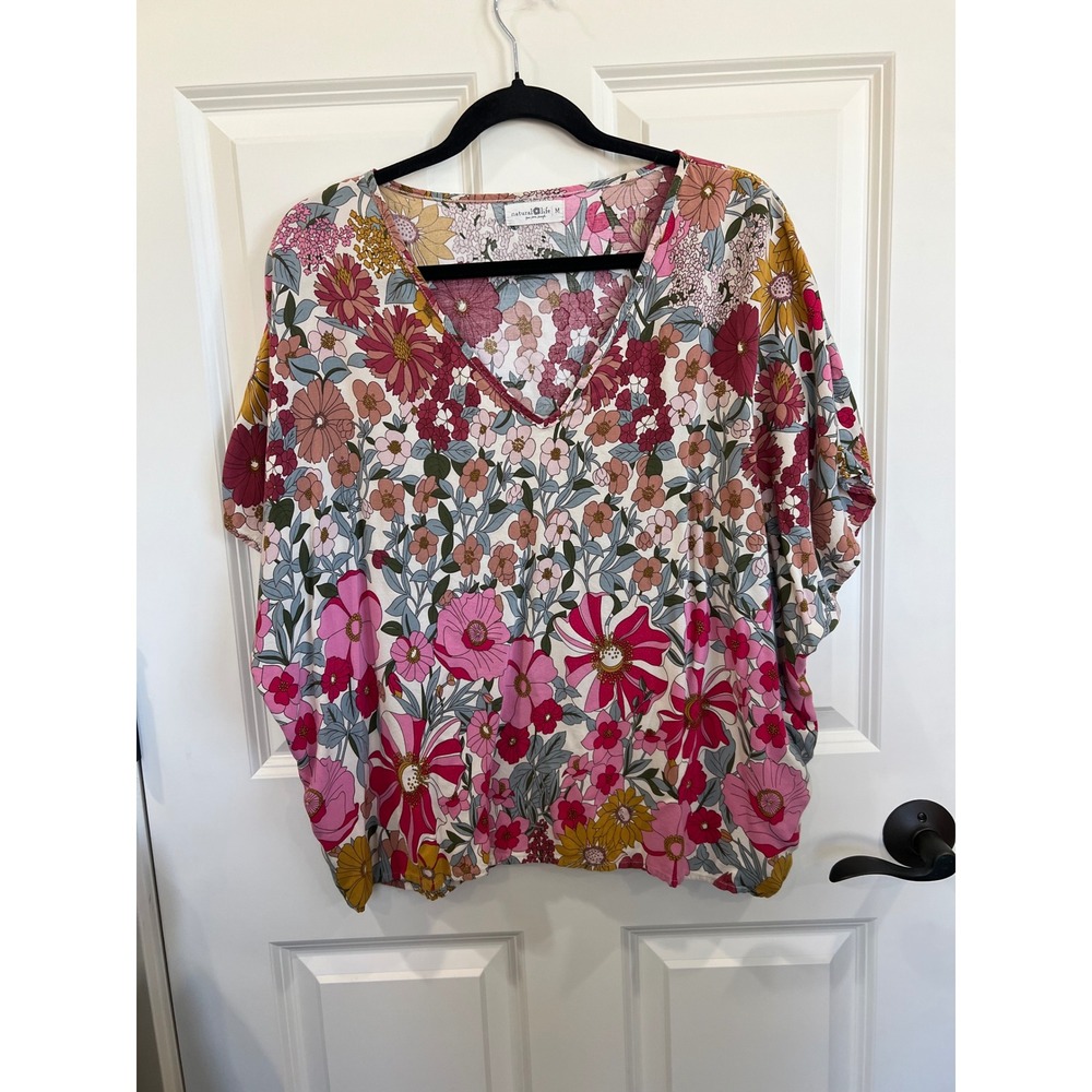 Natural Life V-Neck Rayon Floral Short Sleeve Top Size Medium